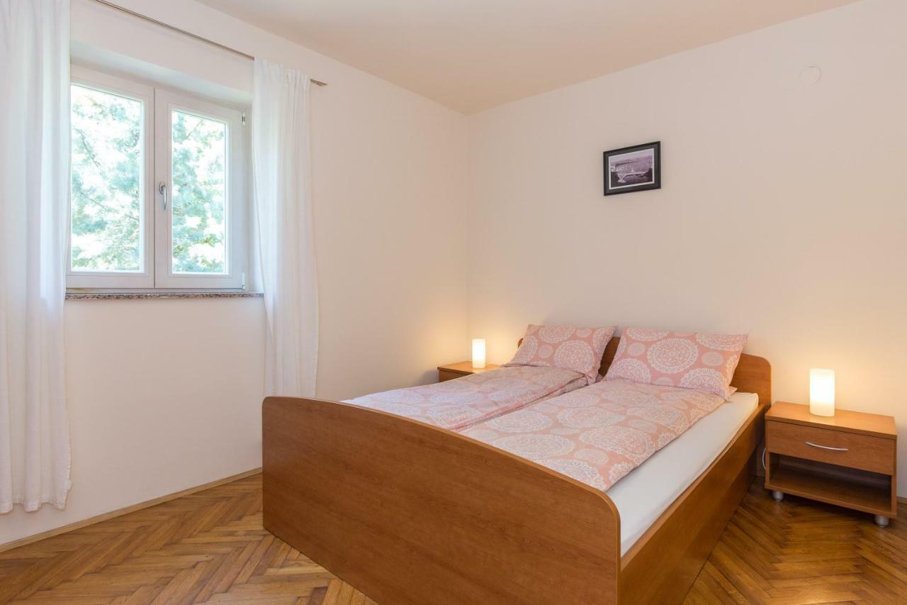 Apartments Marta 크르크 외부 사진